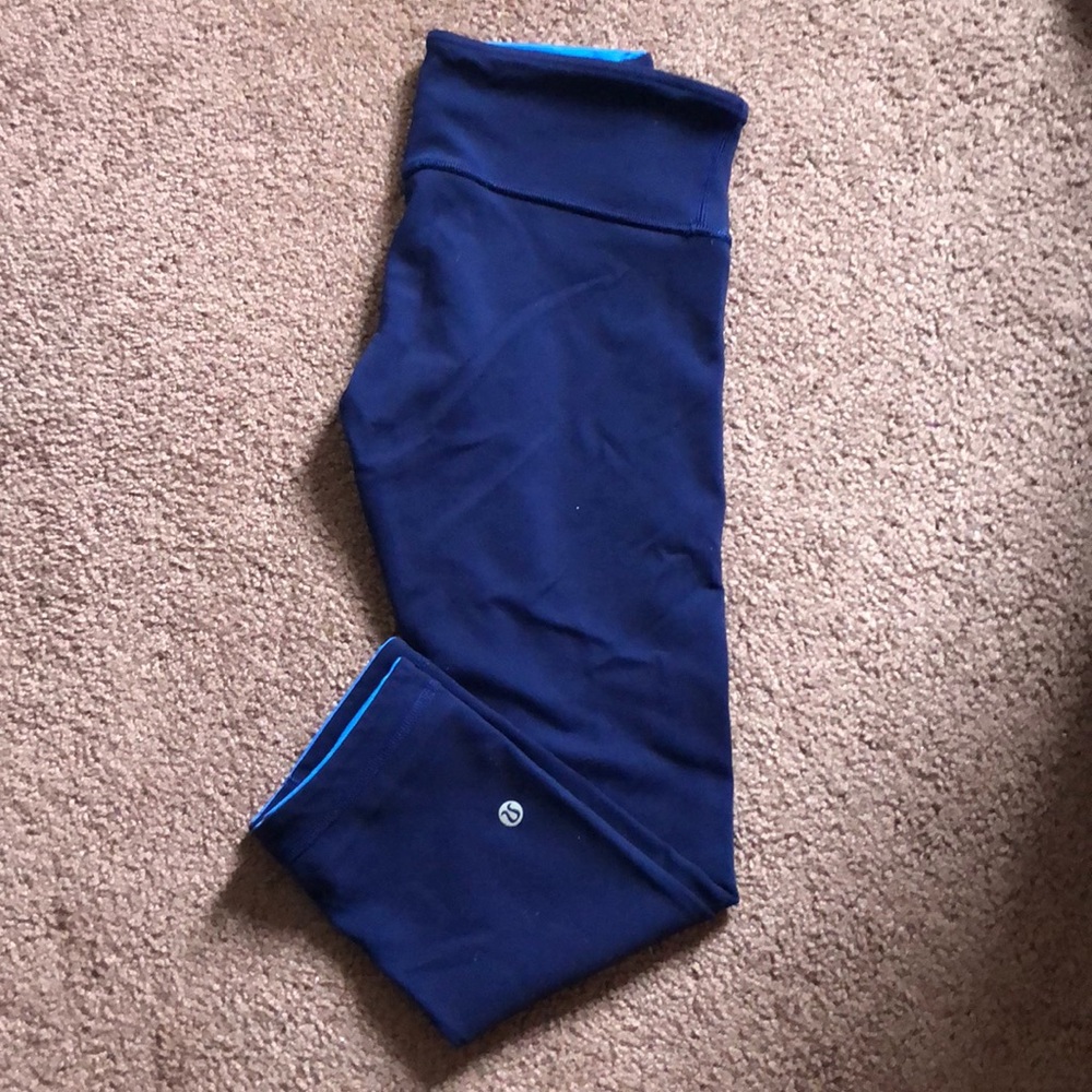 Reversible Navy and light blue cropped legging